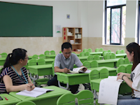 青年教师模拟上课研讨活动