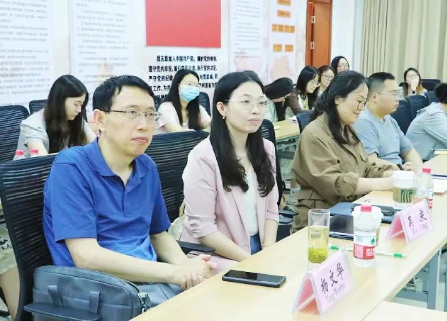 【枫津实小】走进“整本书”，向阅读更深处漫溯——枫津实验小学邀请《小学语文教师》杂志杨文华主编来校讲座